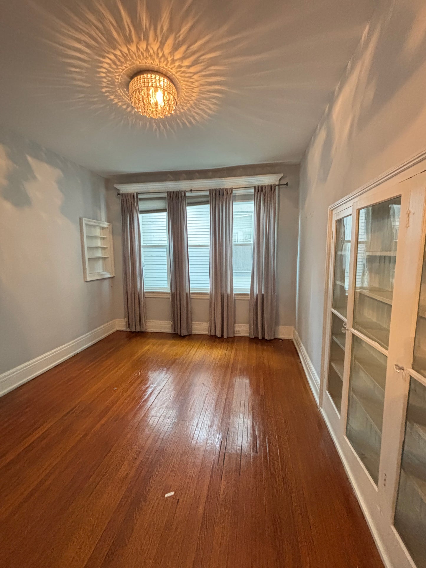 3 Bed, 1 Bath- 242 Norwood Ave #1, Buffalo, NY 14222