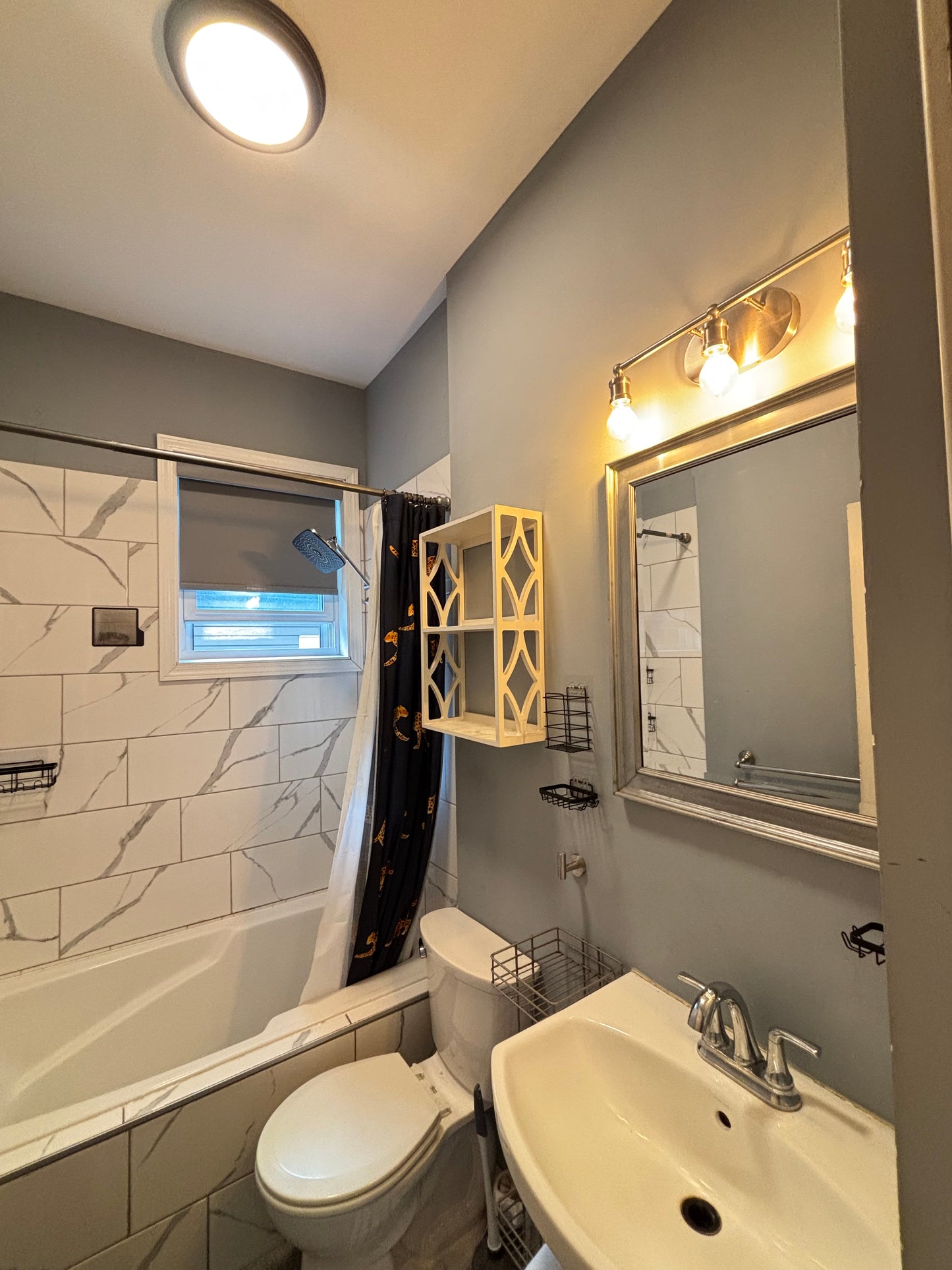 3 Bed, 1 Bath- 242 Norwood Ave #1, Buffalo, NY 14222