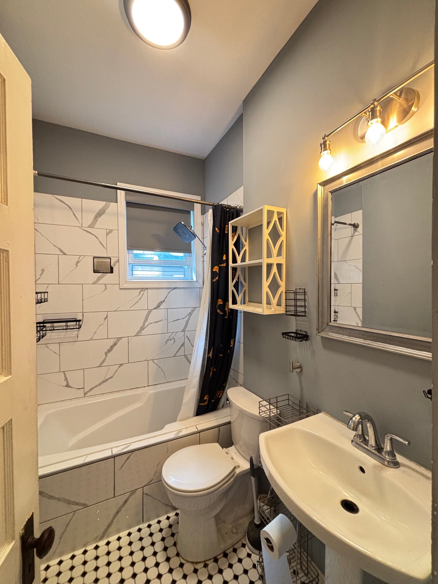 3 Bed, 1 Bath- 242 Norwood Ave #1, Buffalo, NY 14222