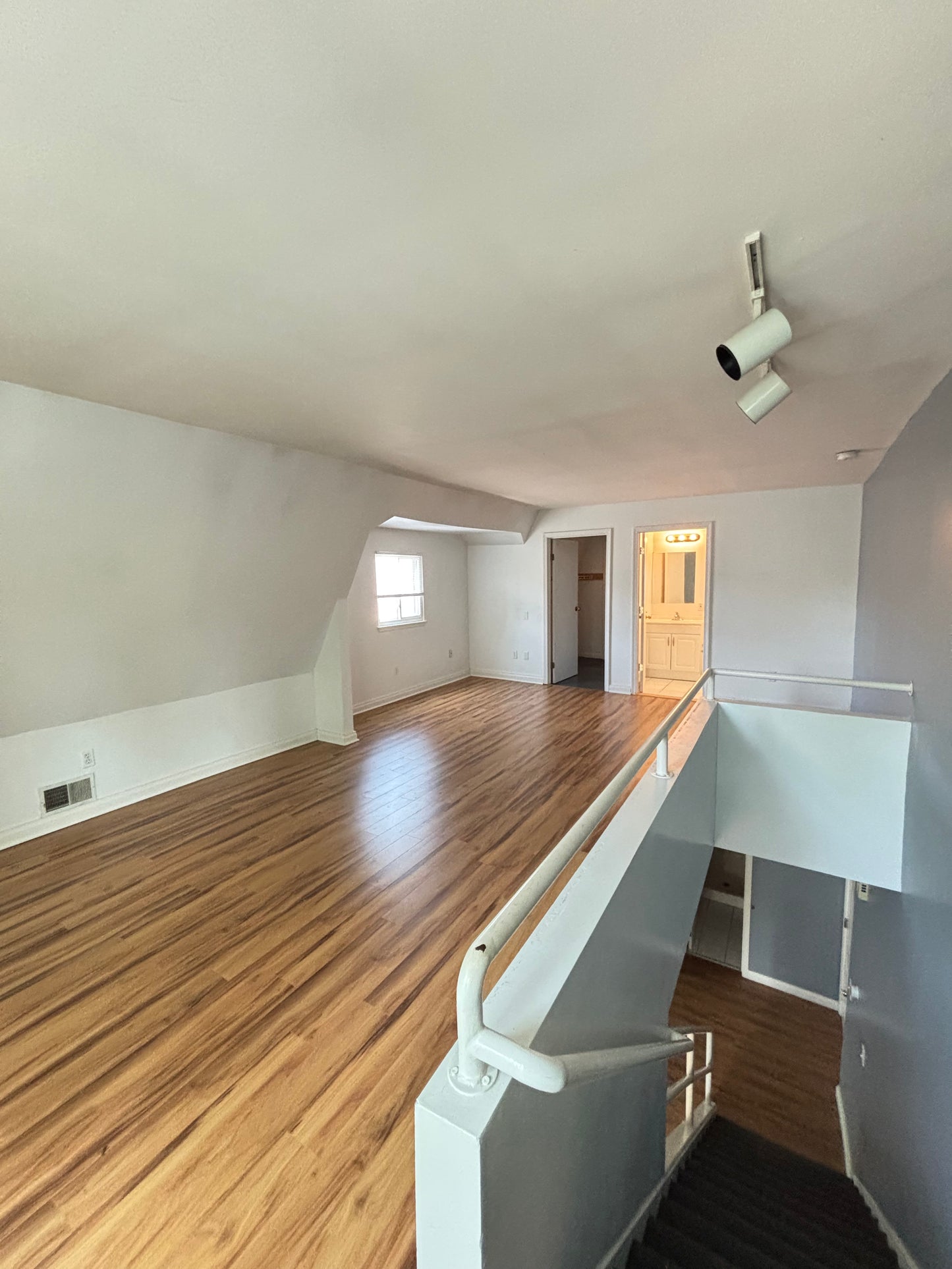 737 Ashland Ave #UR, Buffalo, NY 14222