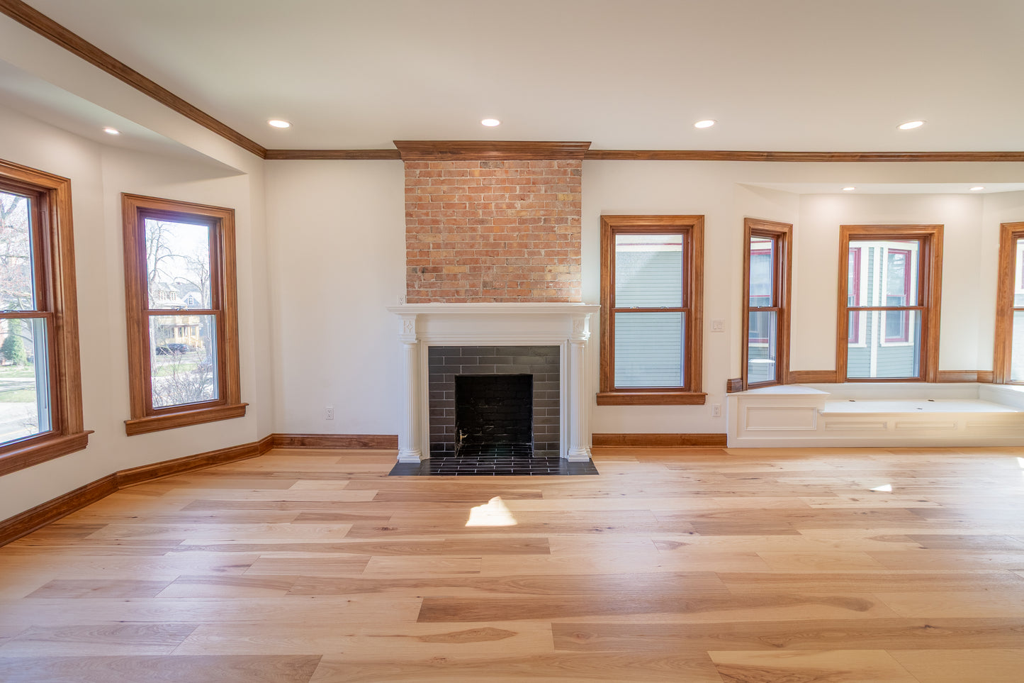 4 Bed, 2.5 Bath- 518 Linwood Ave #2, Buffalo, NY 14209