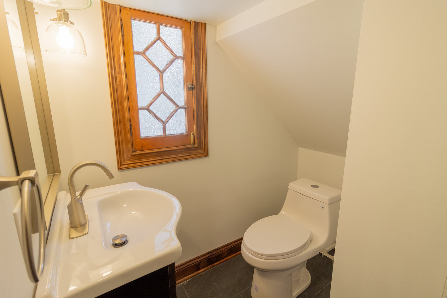3 Bed, 2.5 Bath- 518 Linwood Ave #1, Buffalo, NY 14209