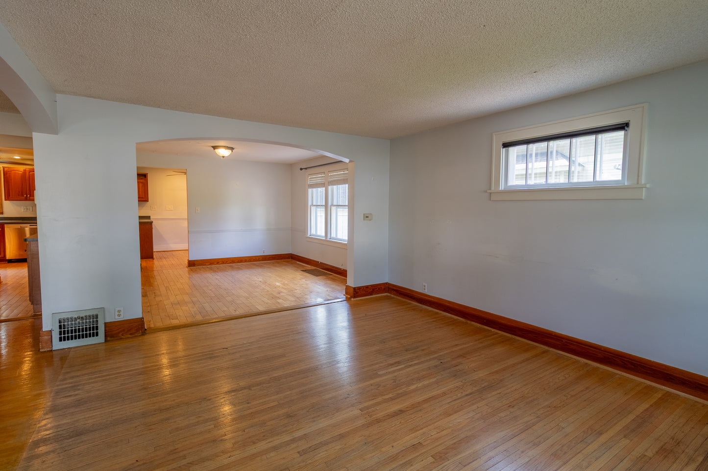 706 Nash Rd, North Tonawanda, NY 14120