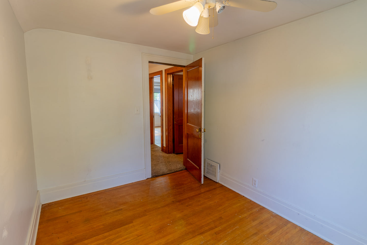706 Nash Rd, North Tonawanda, NY 14120