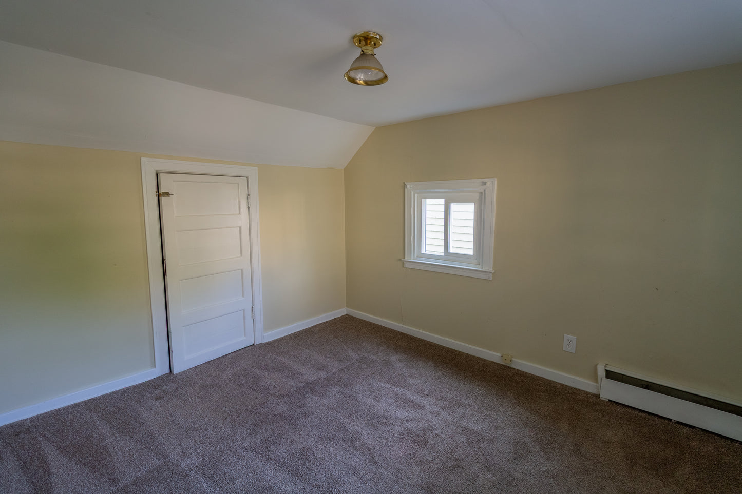 706 Nash Rd #1/2, North Tonawanda, NY 14120