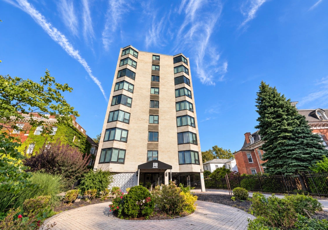 1 bed 1 bath - 849 Delaware Ave #102 Buffalo, NY 14209