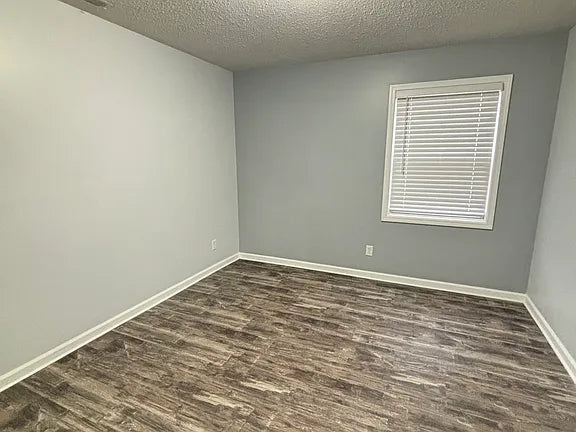 2 bed 1 bath - 285 E Park Dr, Tonawanda, NY 14150