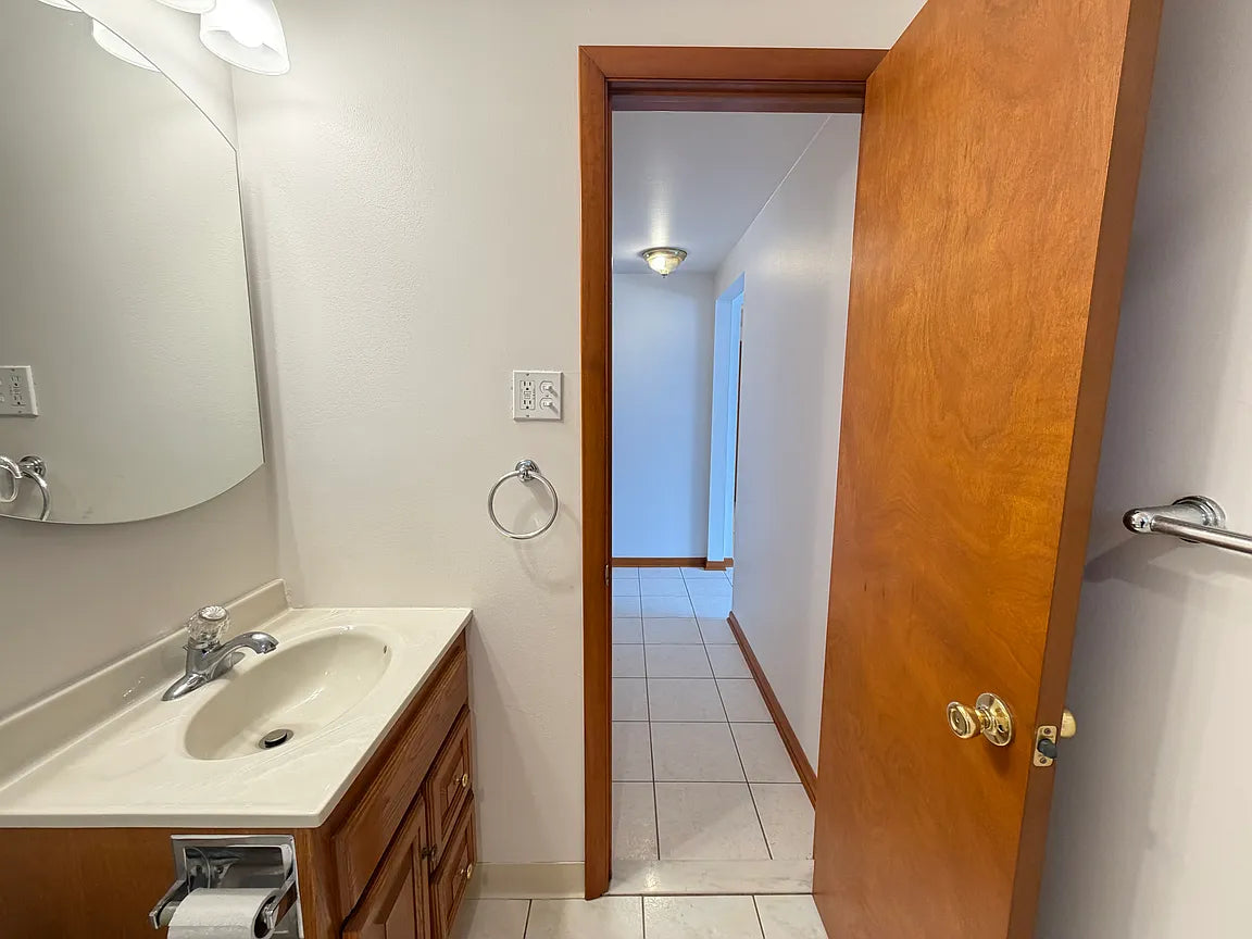 2 bed 1 bath- 173 S Union Rd #3, Buffalo, NY 14221