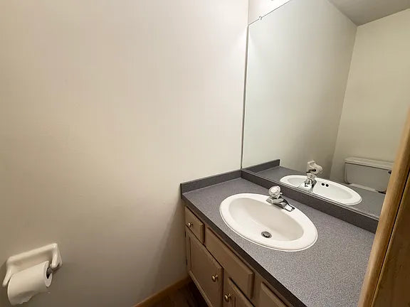 2 bed 1.5 bath- 4553 Abbott Rd, Orchard Park, NY 14127