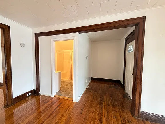 4 bed 2 bath - 1080 Elmwood Avenue, # 1 First Floor, Buffalo, NY 14222