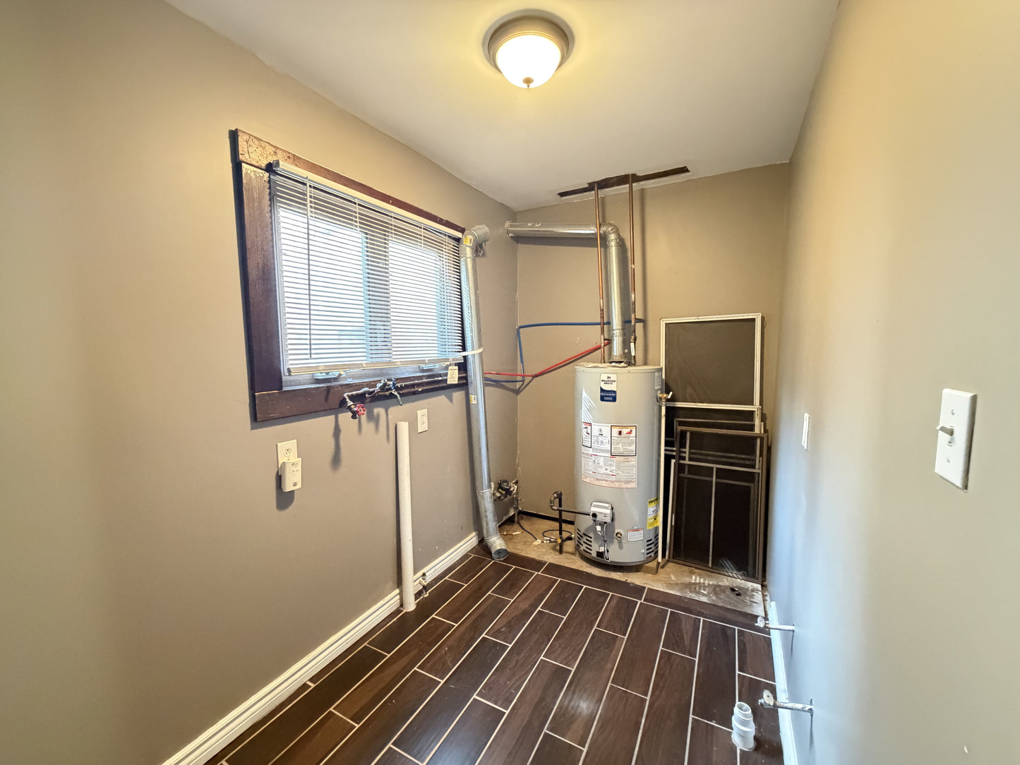 4 bed 2 bath - 11 Pooley Place - Front House Buffalo, NY 14213