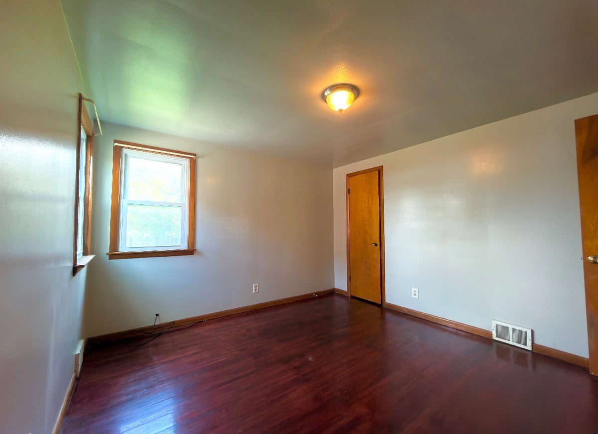 3 bed 1 bath - 27 Beechwood Place Lower Buffalo, NY 14225