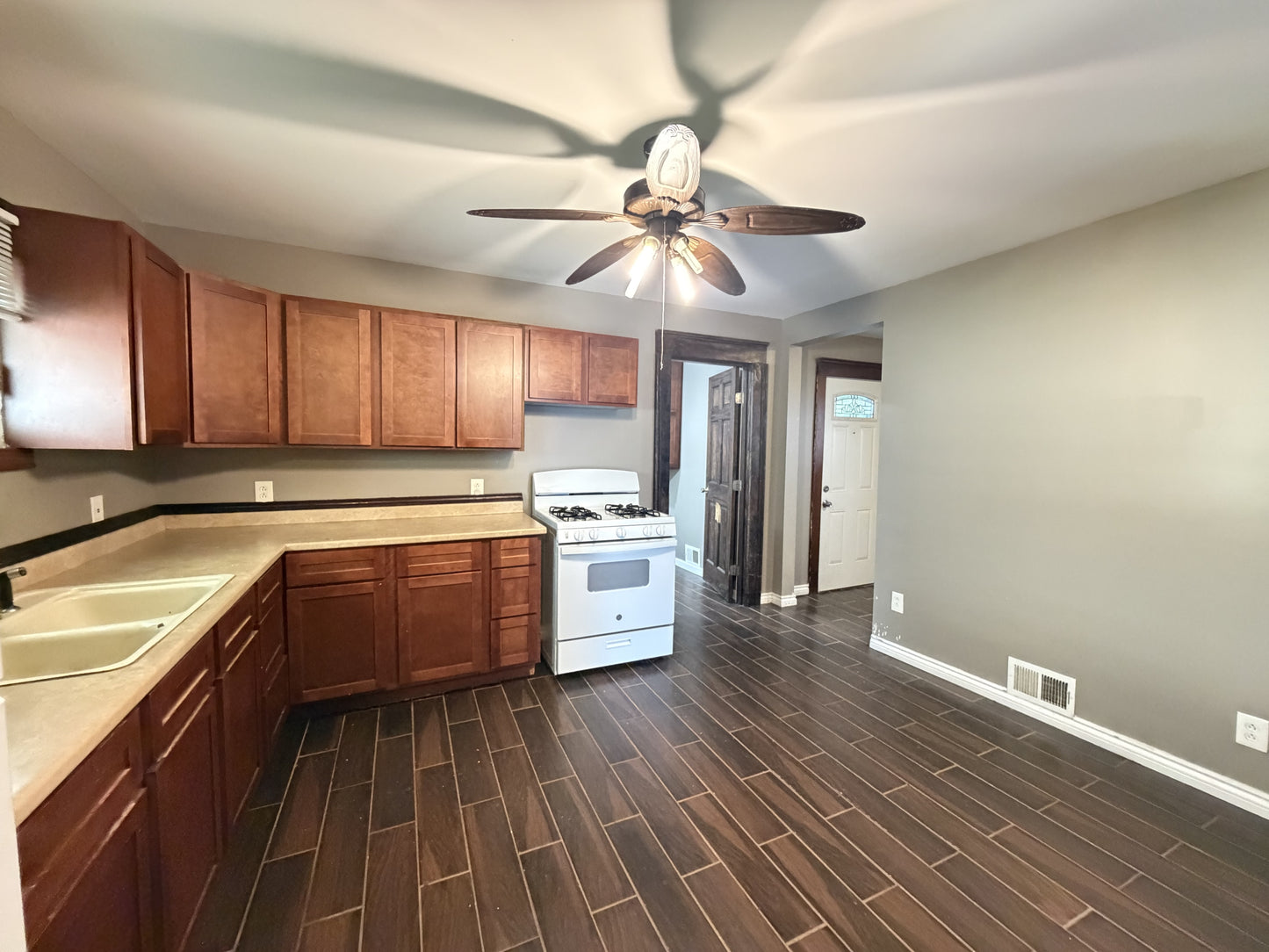 4 bed 2 bath - 11 Pooley Place - Front House Buffalo, NY 14213