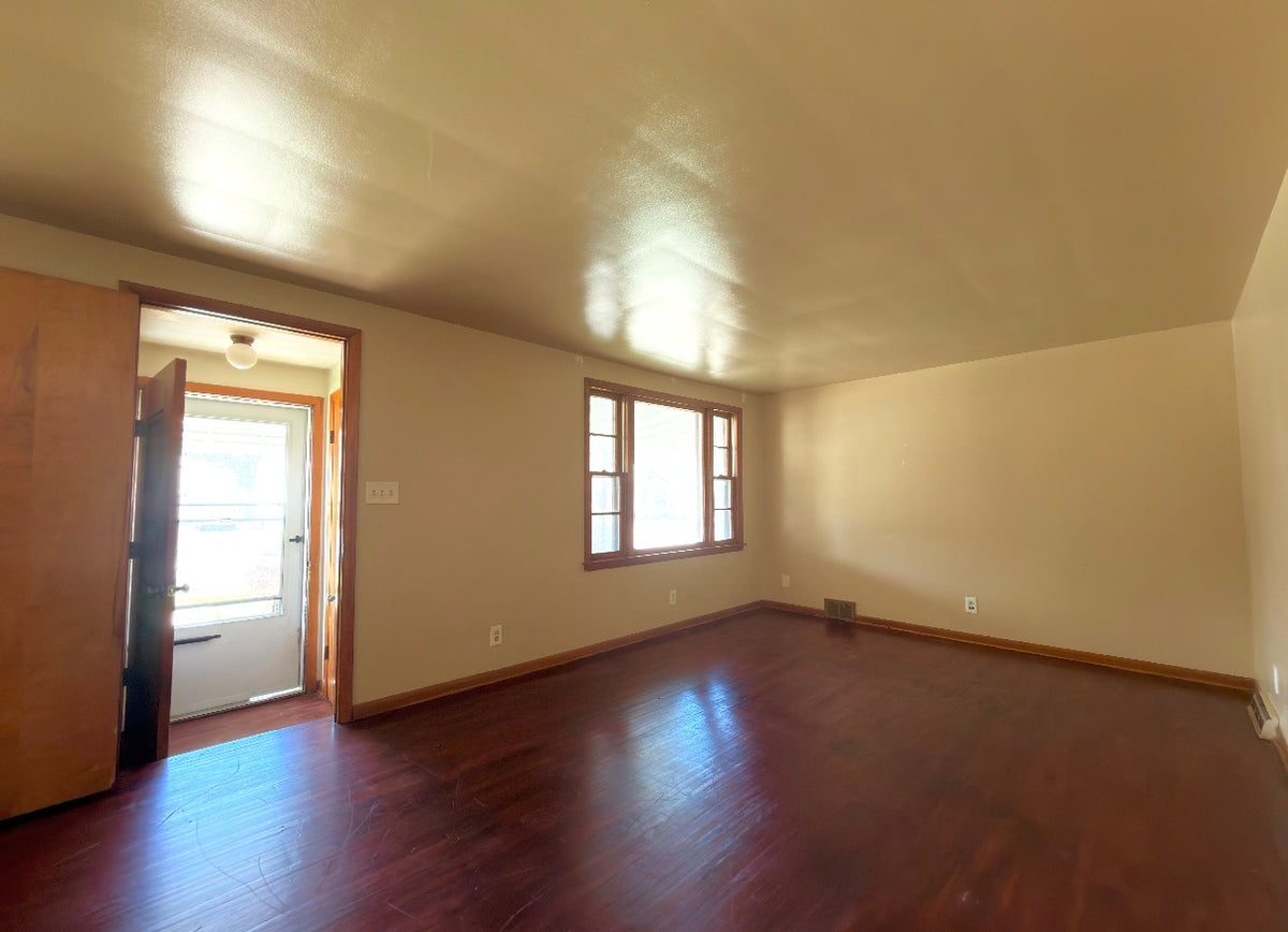 3 bed 1 bath - 27 Beechwood Place Lower Buffalo, NY 14225