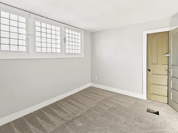 4 bed 1 bath- 834 Elmwood Ave #2, Buffalo, NY 14222