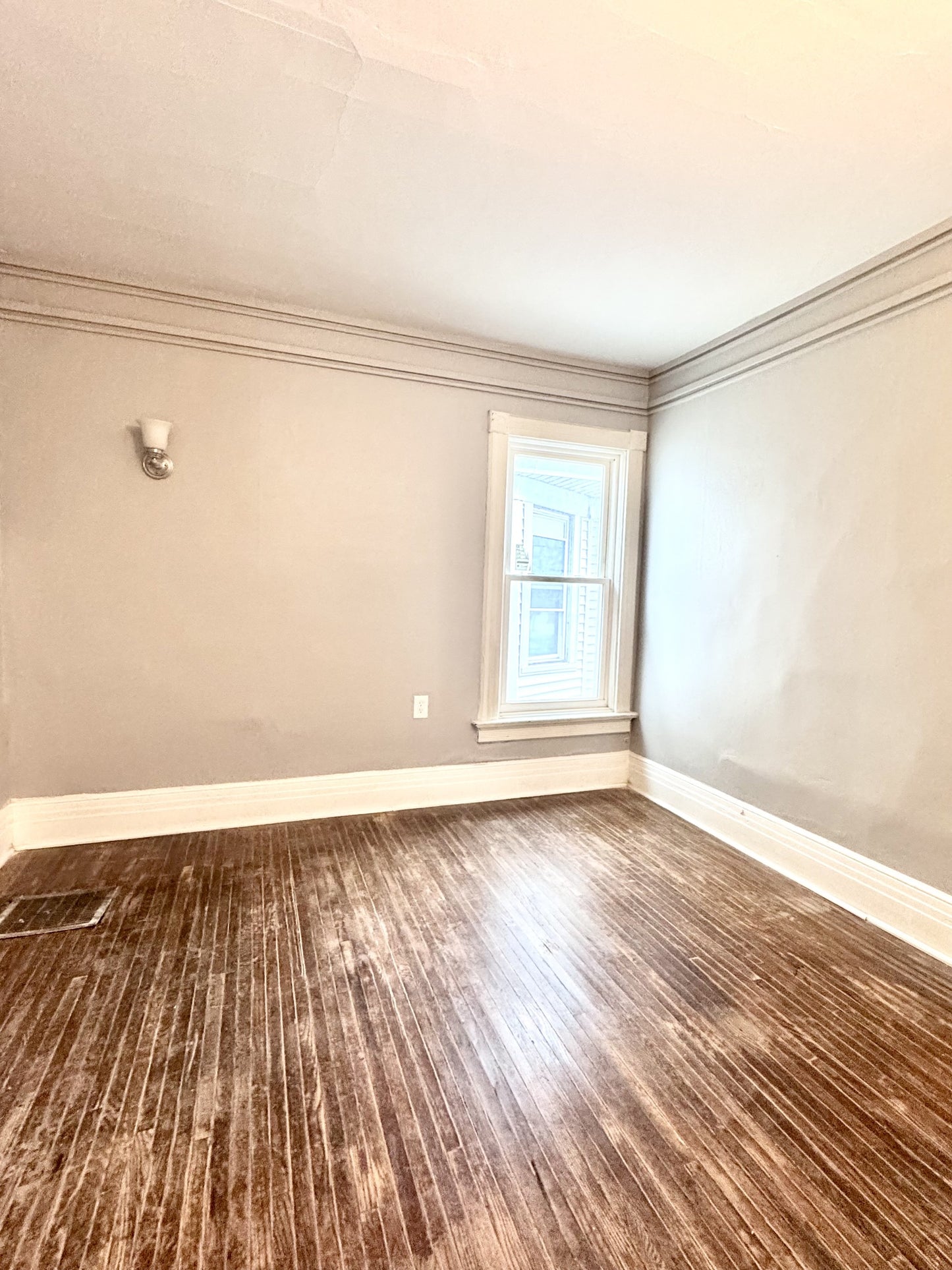 3 bed 1 bath - 339 Hampshire Street - 2 Buffalo, NY 14213
