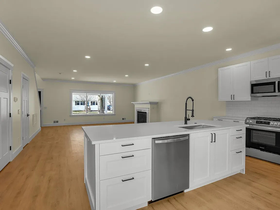 5 bed 2.5 bath- 284 Harding Rd, Buffalo, NY 14221