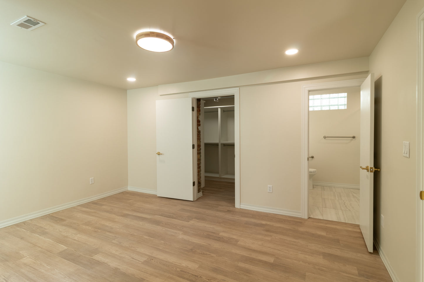 2 bed 2 bath - 17 North Pearl Street - 1 Buffalo, NY 14202