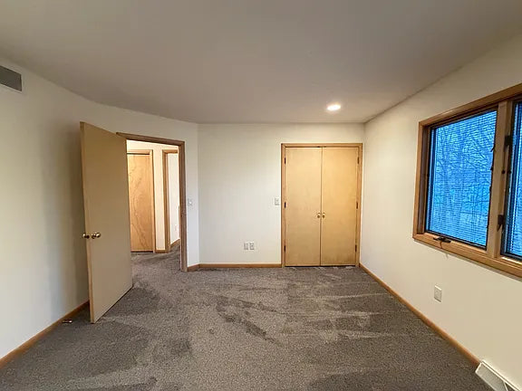 2 bed 1.5 bath- 4553 Abbott Rd, Orchard Park, NY 14127