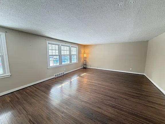 3 bed 1 bath- 10 Tacoma Ave Floor 1, Buffalo, NY 14216