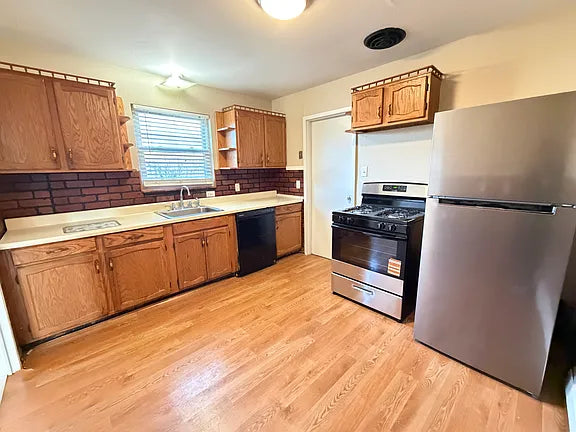 4 bed 1 bath- 6 Campus Dr N, Amherst, NY 14226