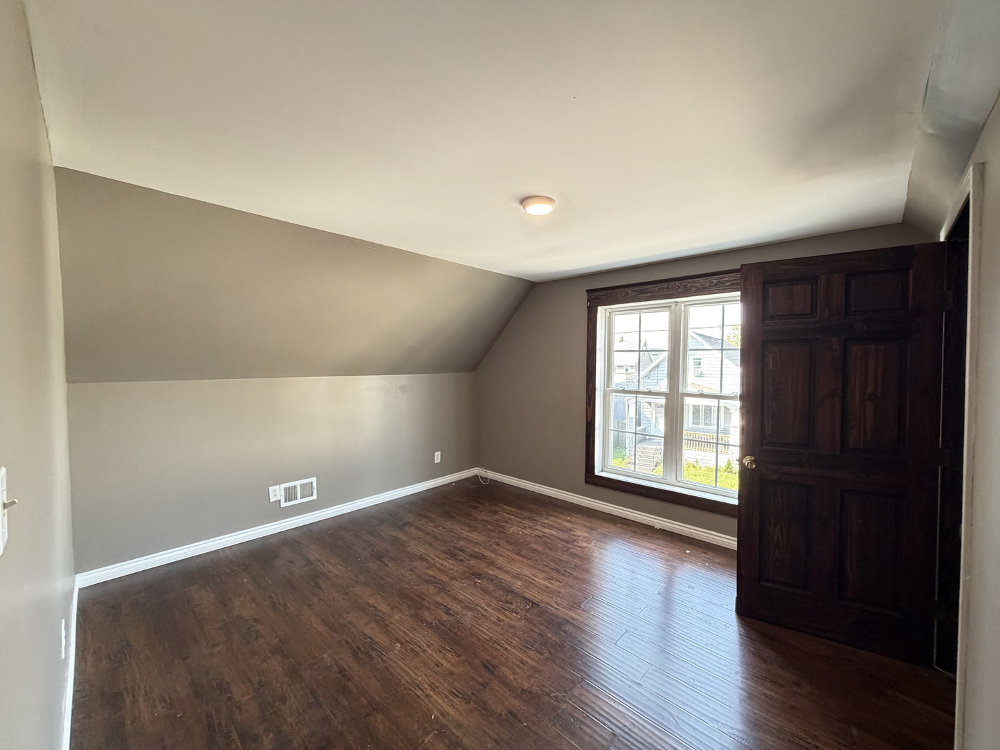 4 bed 2 bath - 11 Pooley Place - Front House Buffalo, NY 14213