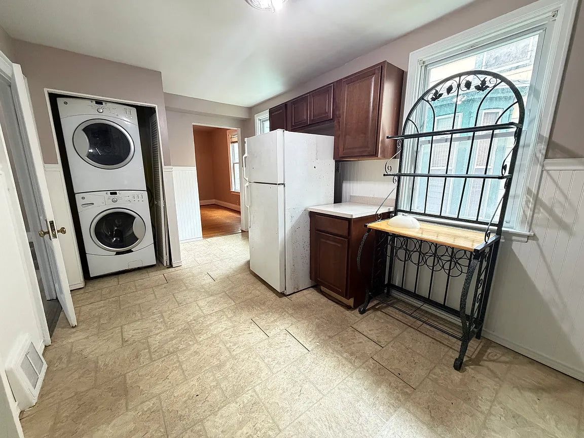 2 bed 1 bath - 768 Prospect Ave, APT 1, Buffalo, NY 14213