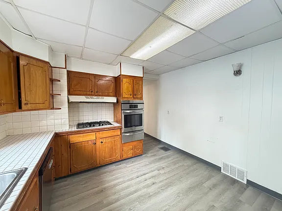 4 bed 2 bath - 1080 Elmwood Avenue, # 1 First Floor, Buffalo, NY 14222