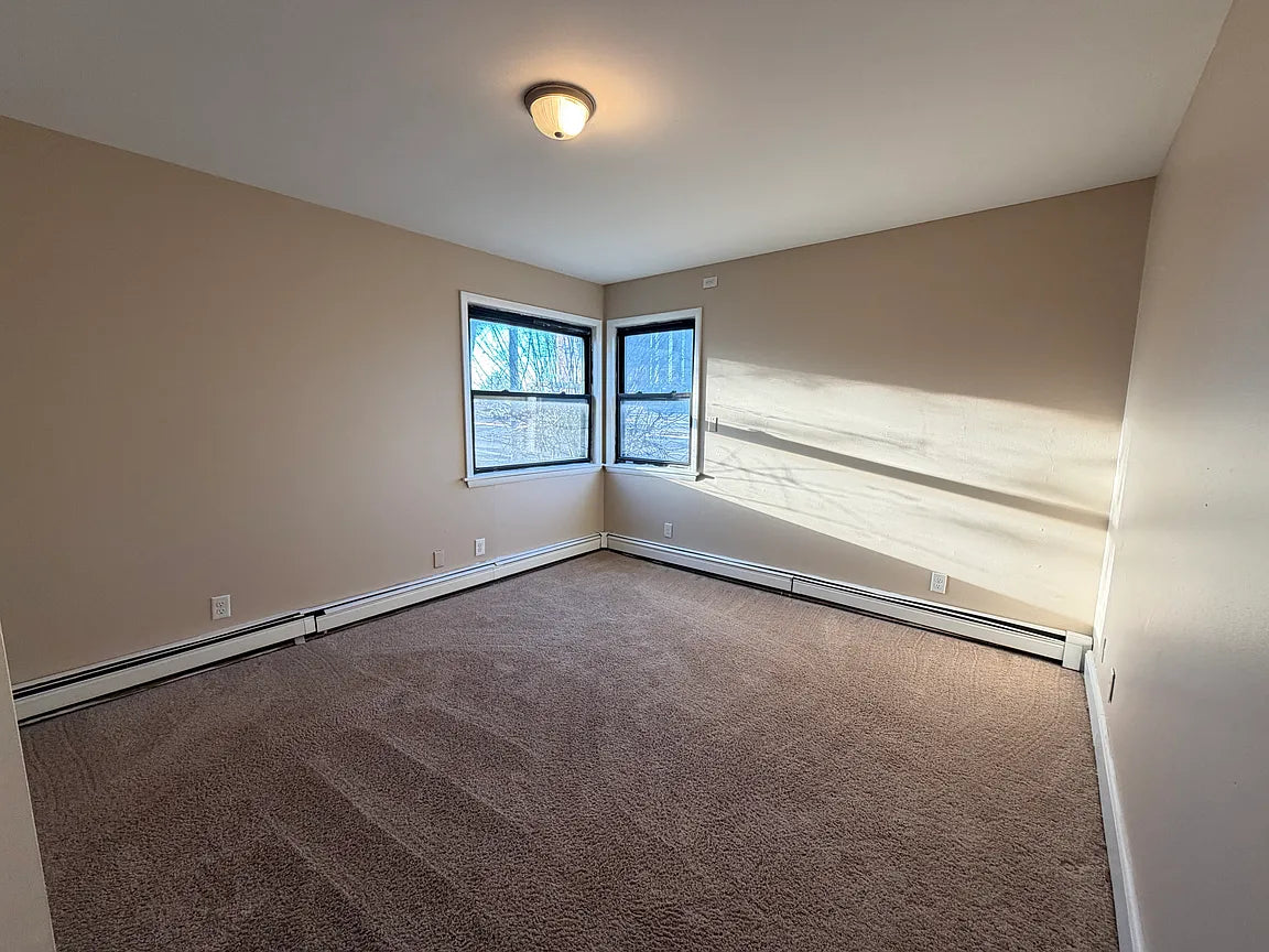 4 bed 1 bath- 6 Campus Dr N, Amherst, NY 14226