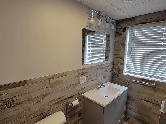 2 bed 1 bath- 1961 Seneca St #2, Buffalo, NY 14210