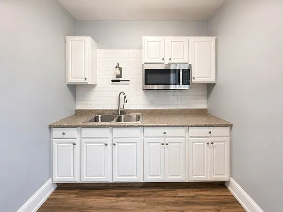 3 bed 1 bath - 80 Dewitt St, # 1, Buffalo, NY 14213