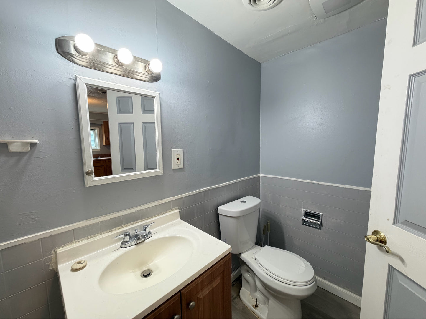 1 bed 1 bath - 111 Southside Parkway - Back House Lower Buffalo, NY 14220