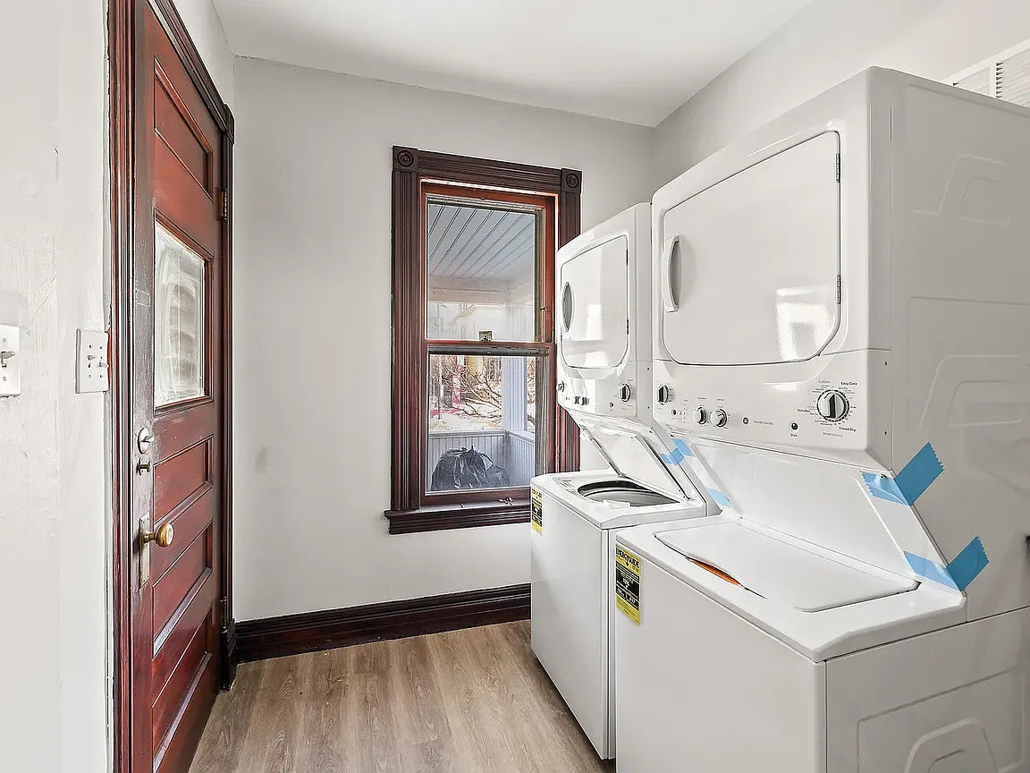 4 bed 1 bath- 834 Elmwood Ave #2, Buffalo, NY 14222