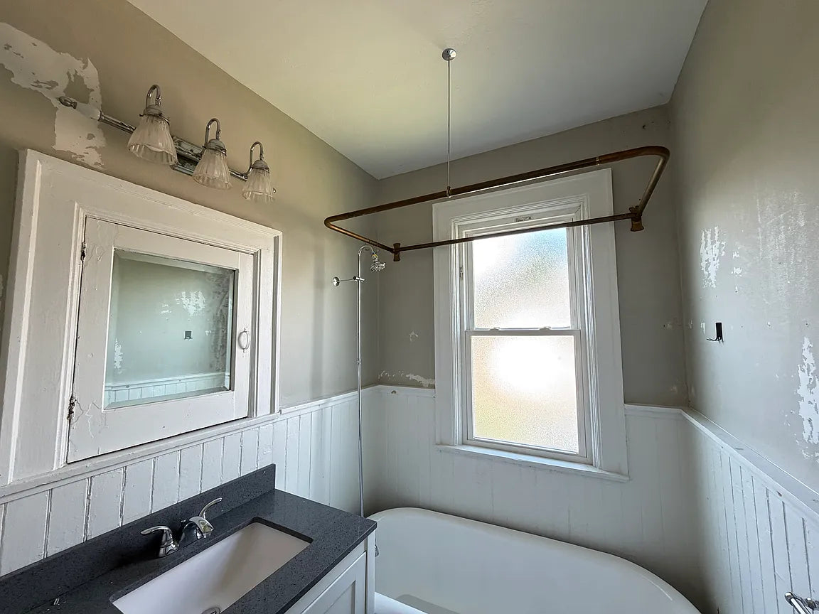 2 bed 1 bath - 80 Dewitt St, # 2, Buffalo, NY 14213