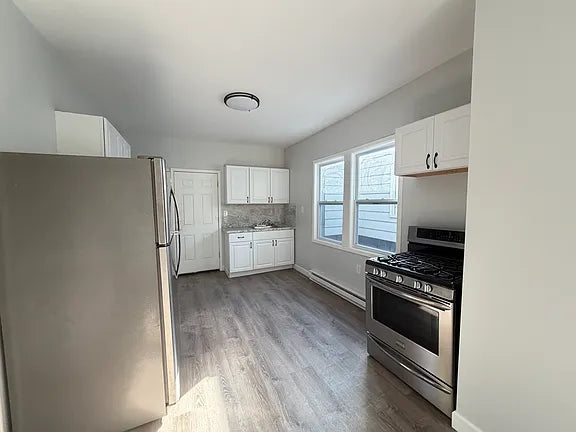 2 bed 1 bath - 2026 Hertel Ave, # A5