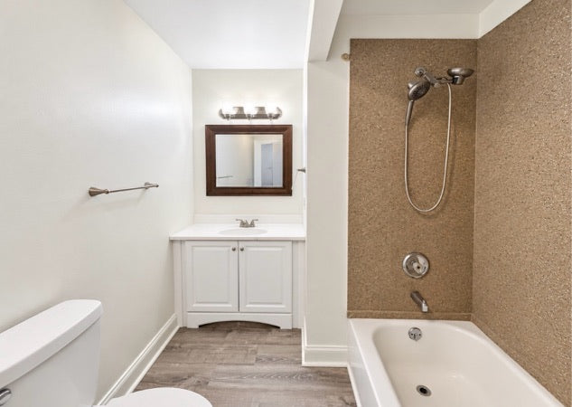3 bed 1 bath - 5714 Buffalo Avenue - 2 Niagara Falls, NY 14304