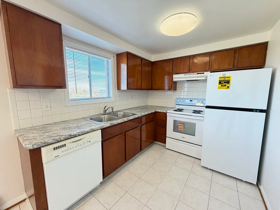 2 bed 1 bath- 1347 Ransom Rd APT 3, Grand Island, NY 14072