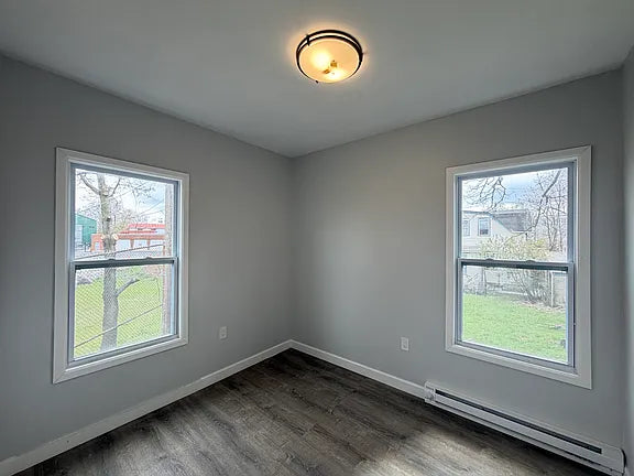 2 bed 1 bath - 2026 Hertel Ave, # A5