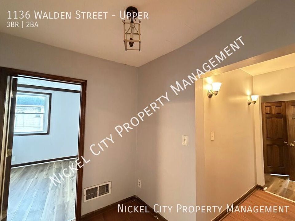 3 bed 1.5 bath - 1136 Walden Ave, APT 2, Buffalo, NY 14211