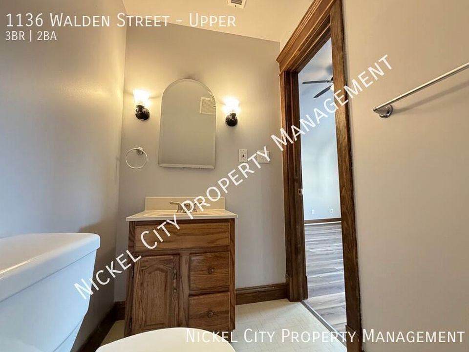 3 bed 1.5 bath - 1136 Walden Ave, APT 2, Buffalo, NY 14211