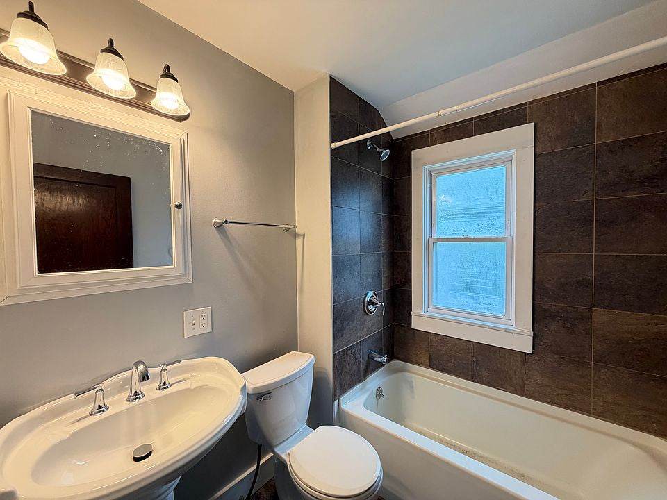 2 bed 1 bath - 227 Heath St Floor 2, Buffalo, NY 14214