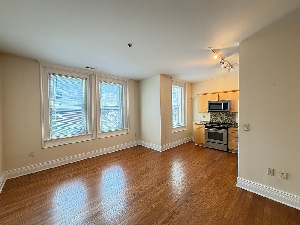 3 bed 2.5 bath - 201 W Huron St, Unit B, Buffalo, NY 14201