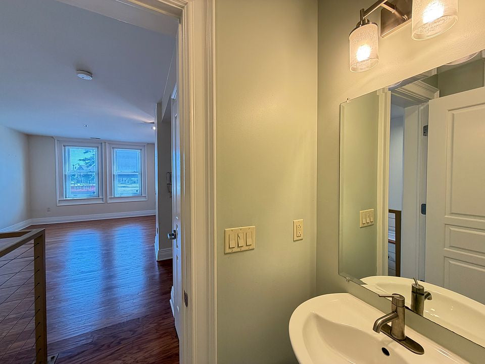 3 bed 2.5 bath - 201 W Huron St, Unit B, Buffalo, NY 14201