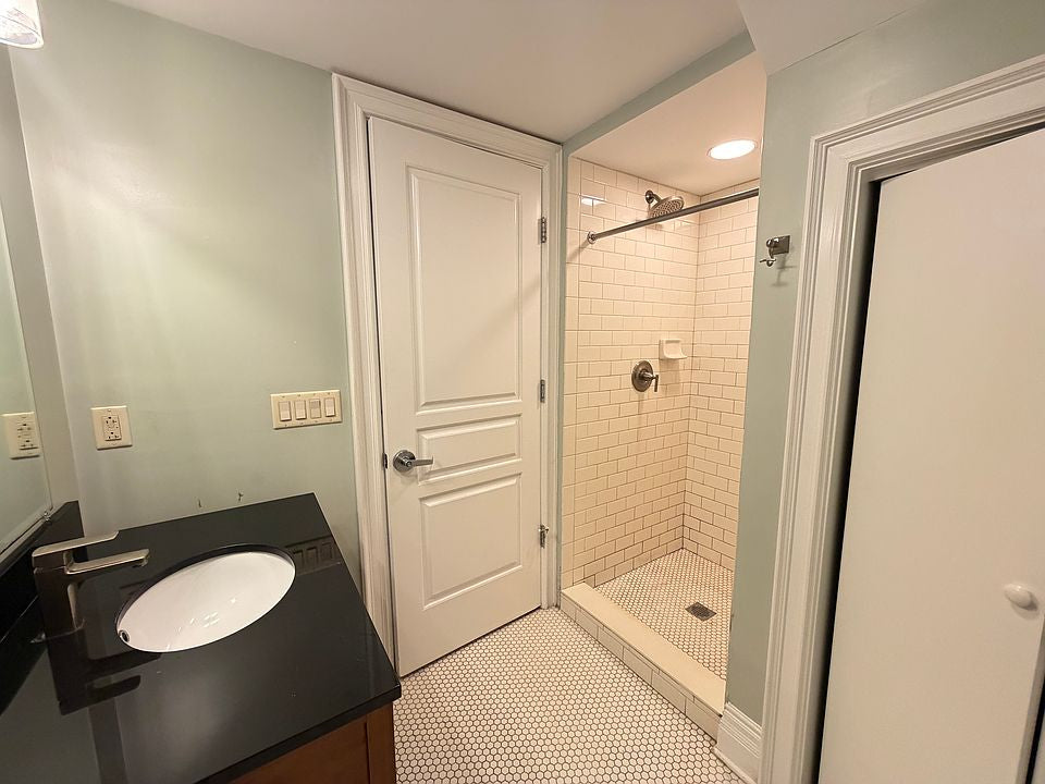 3 bed 2.5 bath - 201 W Huron St, Unit B, Buffalo, NY 14201