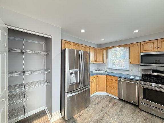 3 bed 1.5 bath - 4118 Highview Pkwy, Hamburg, NY 14075
