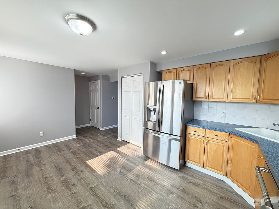 3 bed 1.5 bath - 4118 Highview Pkwy, Hamburg, NY 14075