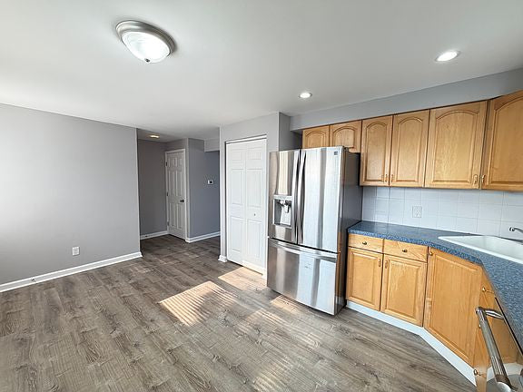 3 bed 1.5 bath - 4118 Highview Pkwy, Hamburg, NY 14075
