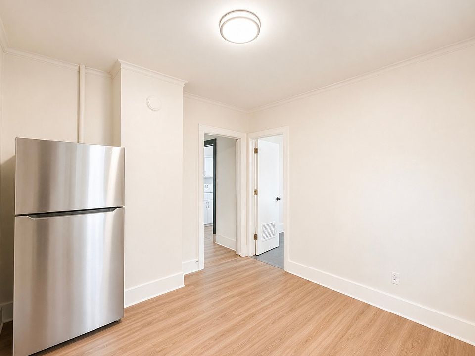 3 bed 1 bath - 67 Barton St, APT 1, Buffalo, NY 14213