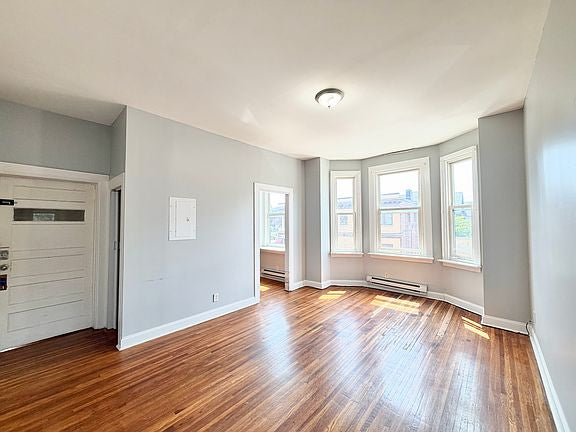 1 bed 1 bath - 5 W Oakwood Pl, # 5, Buffalo, NY 14214
