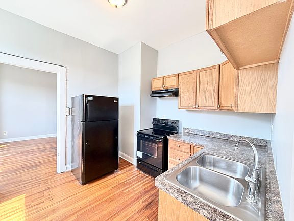 1 bed 1 bath - 5 W Oakwood Pl, # 5, Buffalo, NY 14214